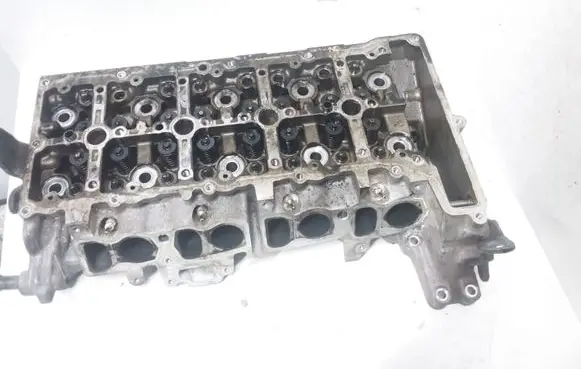 BMW 5 F10 F11 Engine head 7810465 781046503