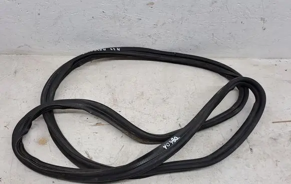 Mercedes-Benz C W205 Loading door rubber seal (on body) 