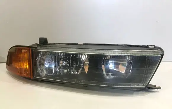 Mitsubishi Galant Headlight/headlamp