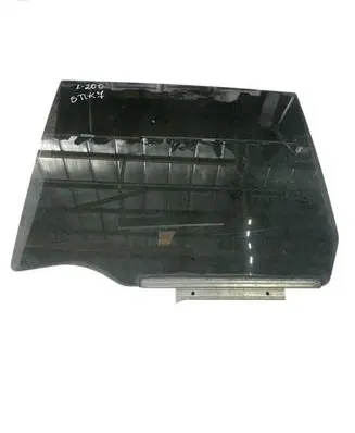 Mitsubishi L200 Rear side window 43R000042