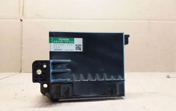 Toyota Prius+ (ZVW40) Air conditioner control unit module 8865047124