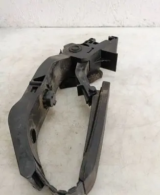 Mercedes-Benz E W211 Accelerator throttle pedal A2033000104