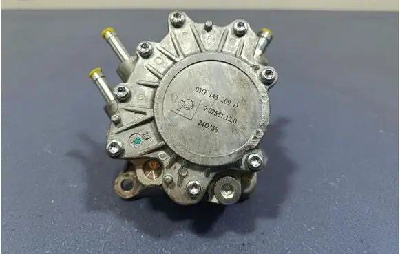 Audi A3 S3 A3 Sportback 8P Vacuum pump 03G145209D