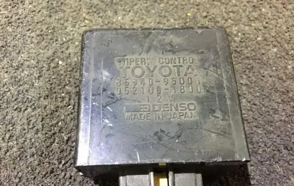 Toyota Previa (XR10, XR20) I Window wiper relay 8594095d01 052100-1800