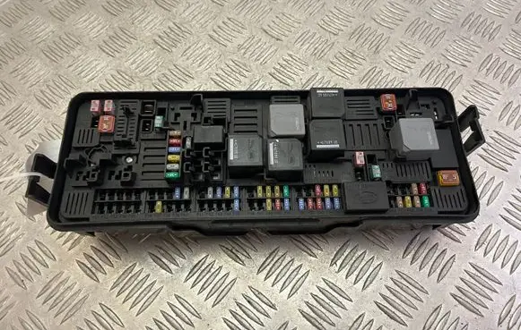 Land Rover Discovery 5 Fuse module HPLA14N030AB