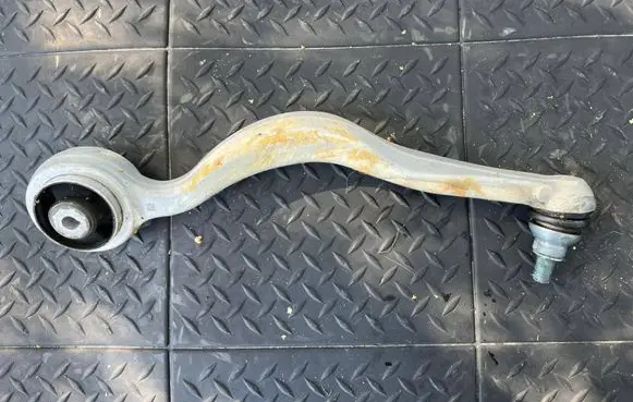 Mercedes-Benz E W213 Front upper control arm/wishbone 21301 1637330