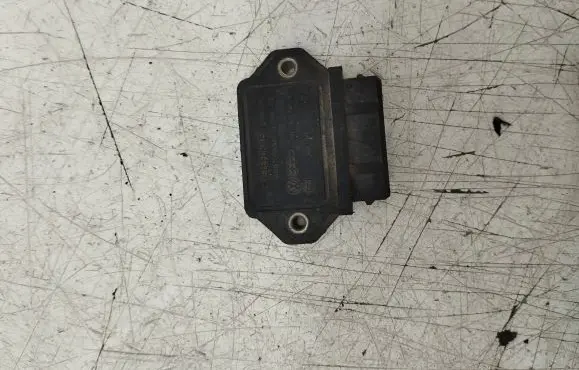 Audi 80 90 S2 B4 Ignition amplifier control unit 211905351D