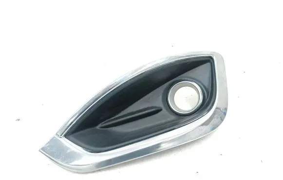 Chrysler Pacifica Front fog light trim/grill 68229007AA 5SD11SZ0AB
