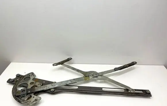 Mercedes-Benz SLC C107 Front door electric window regulator A1077250502 1077250502