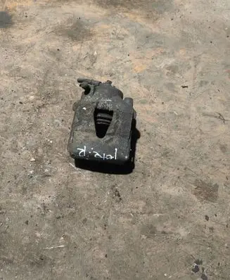 Volkswagen Jetta VI Front brake caliper 