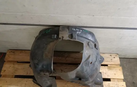 Renault Clio IV Front arch 
