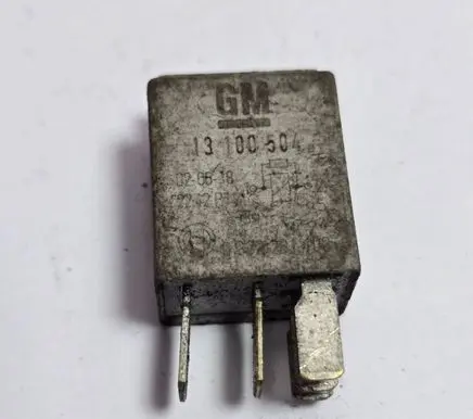 Opel Astra H Other relay 13100504