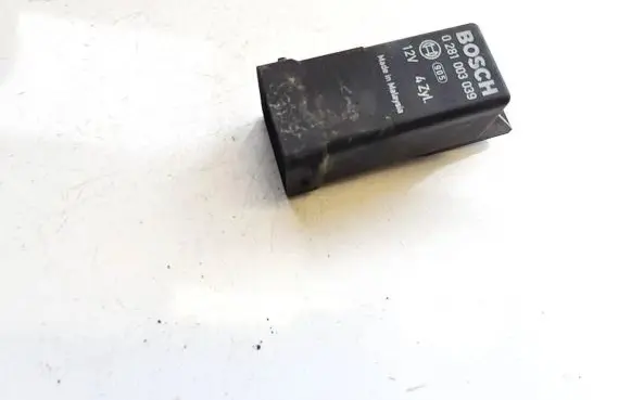 Iveco Daily 30.8 - 9 Glow plug pre-heat relay 0281003039