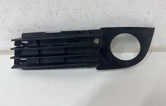 Audi A6 S6 C5 4B Front bumper lower grill 4B0807681AA