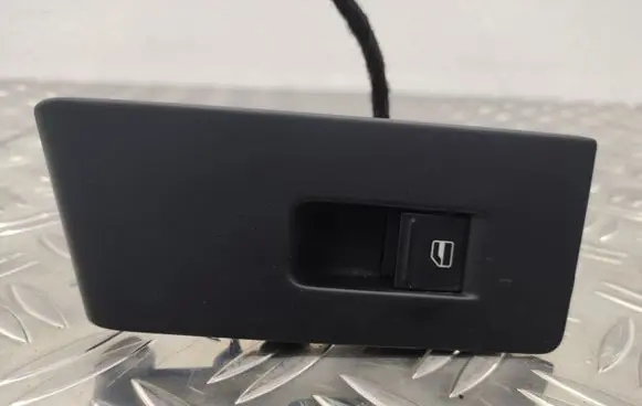 Volkswagen PASSAT B7 Electric window control switch 3AA868750