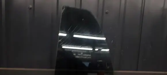 Volkswagen Vento Rear side window