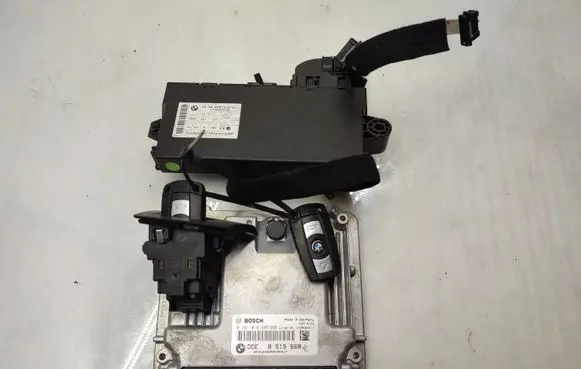 BMW 3 E92 E93 Engine ECU kit and lock set 8519668 9287535