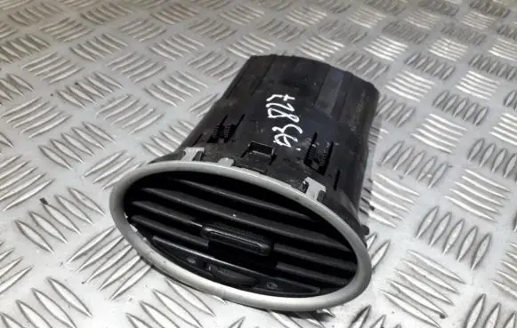 Ford Focus Dash center air vent grill 4M51A014L219AD 4M51-A014L219-AD