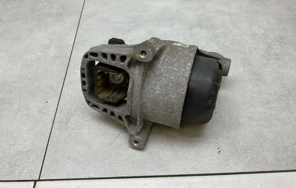 Audi A4 S4 B9 Engine mount bracket 8W0199372CA