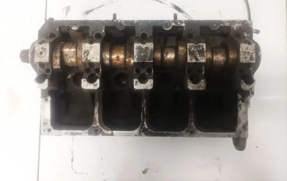 Volkswagen PASSAT B5.5 Engine head 038103373r