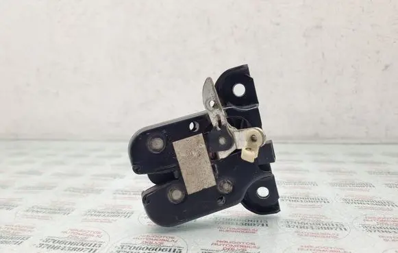 Audi A6 S6 C5 4B Tailgate/trunk/boot lock/catch/latch 4B9877505M