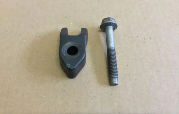Chevrolet Cruze Fuel Injector clamp holder 761