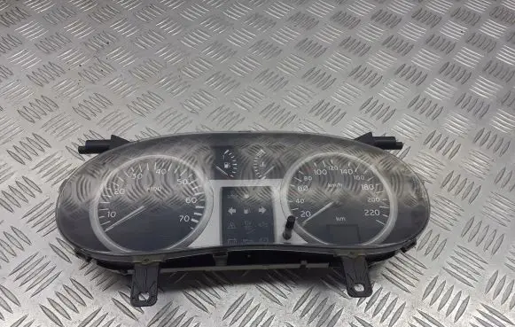 Dacia Logan I Speedometer (instrument cluster) 8200059765