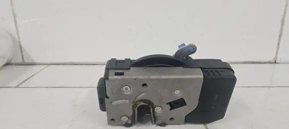 Renault Trafic II (X83) Rear door lock 8200282303 93851809