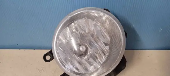 Toyota Avensis T270 Front fog light 8121002110
