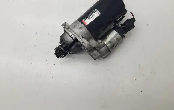 Volkswagen PASSAT B7 Starter motor