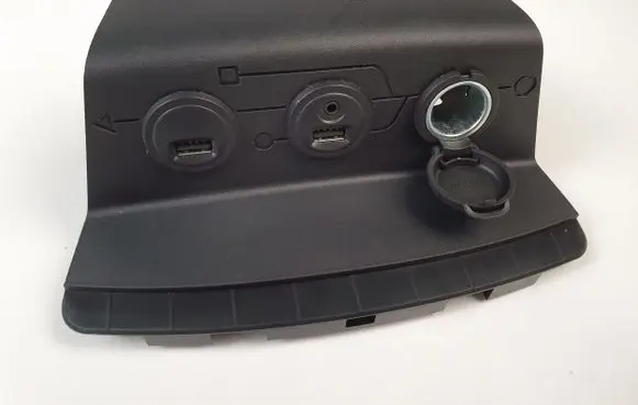 Peugeot 2008 I USB socket connector 