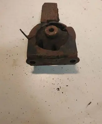 Toyota Avensis T250 Engine mount bracket