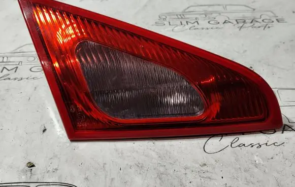 Mitsubishi Colt Tailgate rear/tail lights MN105625 27840104
