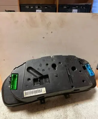 Volkswagen PASSAT B5 Speedometer (instrument cluster) 3B0919880L 11006877603