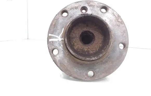 BMW 5 E39 Front wheel hub