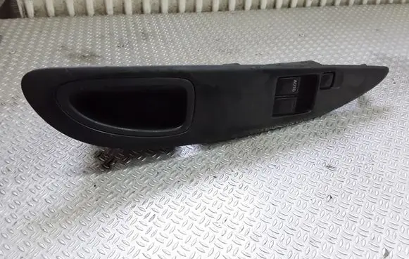 Nissan Primera Electric window control switch 25401AV620