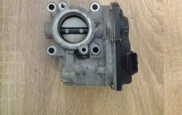 Renault Clio III Engine shut-off valve 17092A1841 H8200578645