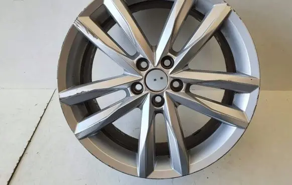 Volkswagen Polo VI R17 alloy rim 2G0601025B