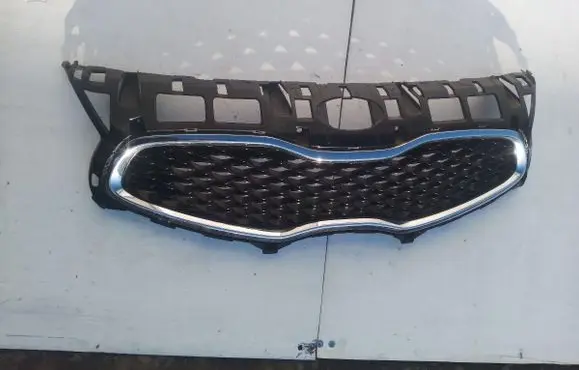 KIA Carens III Front bumper upper radiator grill 