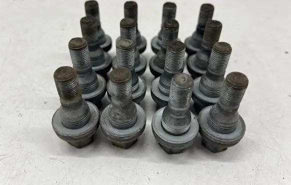 Opel Crossland X Nuts/bolts 