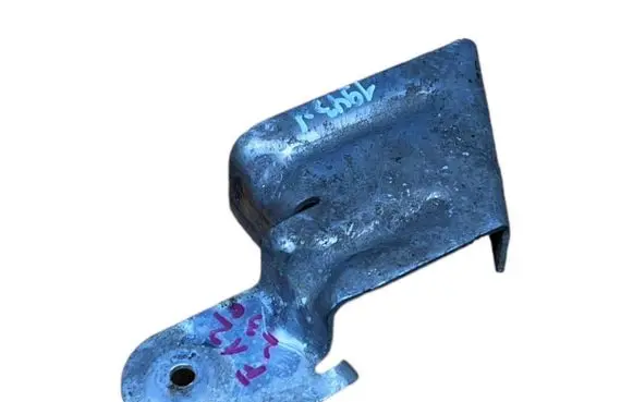 BMW 6 F12 F13 Fender mounting bracket 51717203490 7203490 13918710
