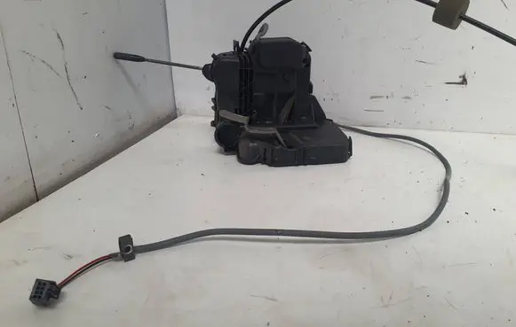 Mercedes-Benz CLC CL203 Front door lock A046998