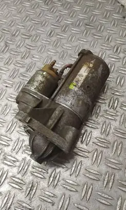 Renault Megane I Starter motor D7R49 8200331251