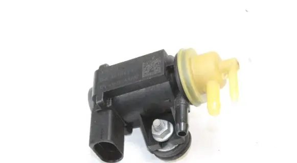 Audi A1 Turbo solenoid valve 04L131051M