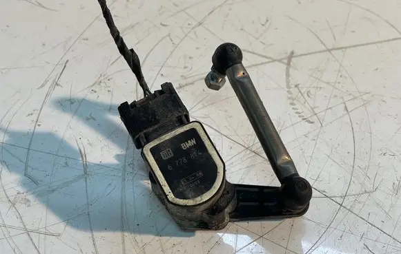 BMW X6 E71 Front height sensor lever 6778814