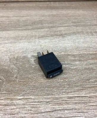 Volkswagen PASSAT B6 Other relay 8Z0951253 395
