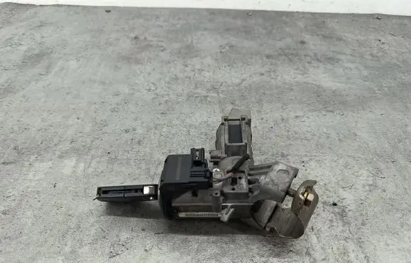 Ford Fiesta Ignition lock 8V513F880DA