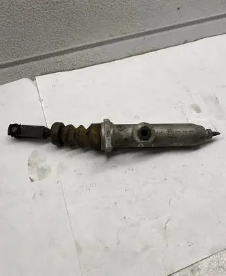 Clutch slave cylinder