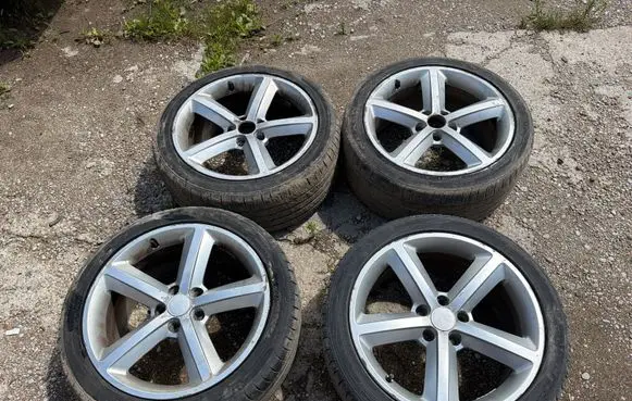 Audi A4 S4 B8 8K R18 alloy rim
