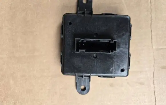 Audi RS3 8Y Keyless (KESSY) go control unit/module 5WA959436P